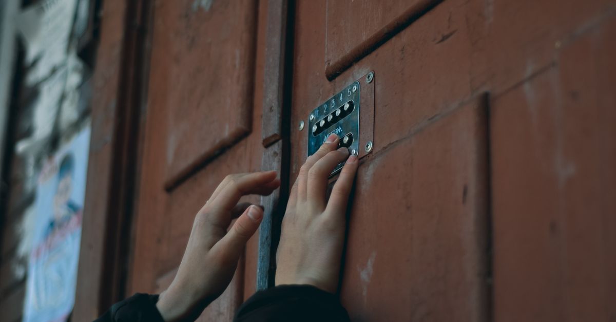 House Lockout Service — Pro Melville Locksmiths