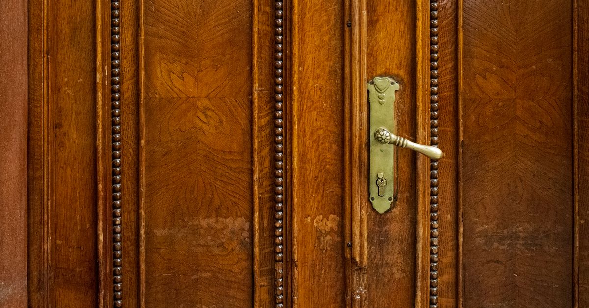 Mortise Lock vs. Door Knob Lock: How to Tell What's on Your Door — Pro Melville Locksmiths