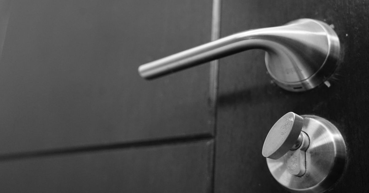 locksmith service technician — Pro Melville Locksmiths