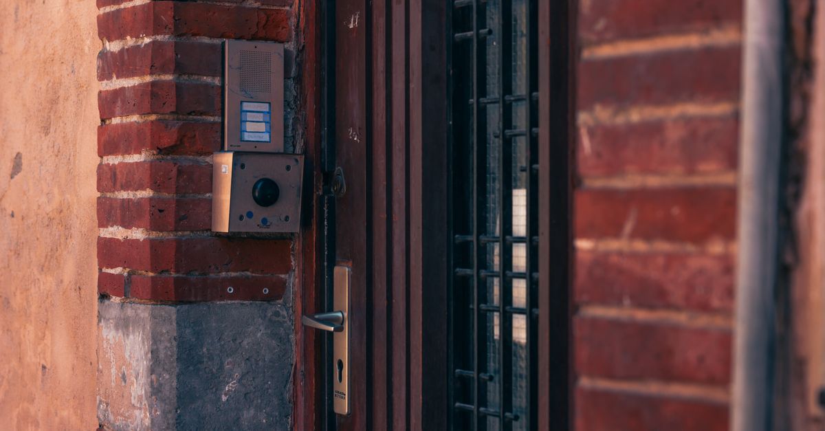 Emergency Locksmith Response for Commercial Properties — Pro Melville Locksmiths